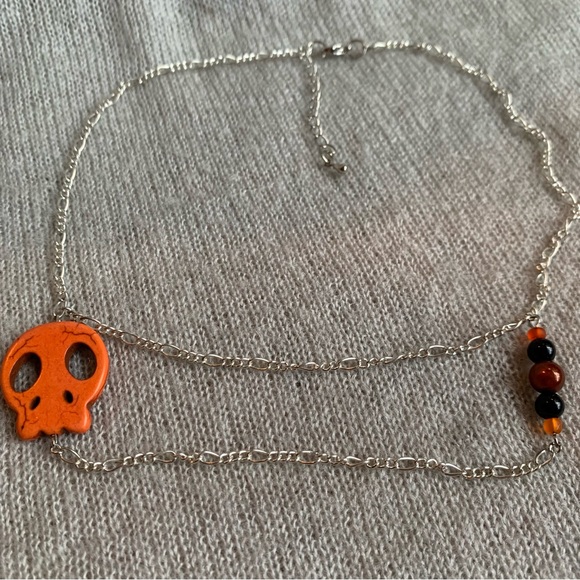 3x25$ 👻 🎃 🧟 Handmade - Short necklace asymmetrical skull double chains orange - Picture 5 of 7